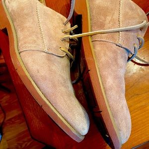 Sperry suede shoes in excellent condition